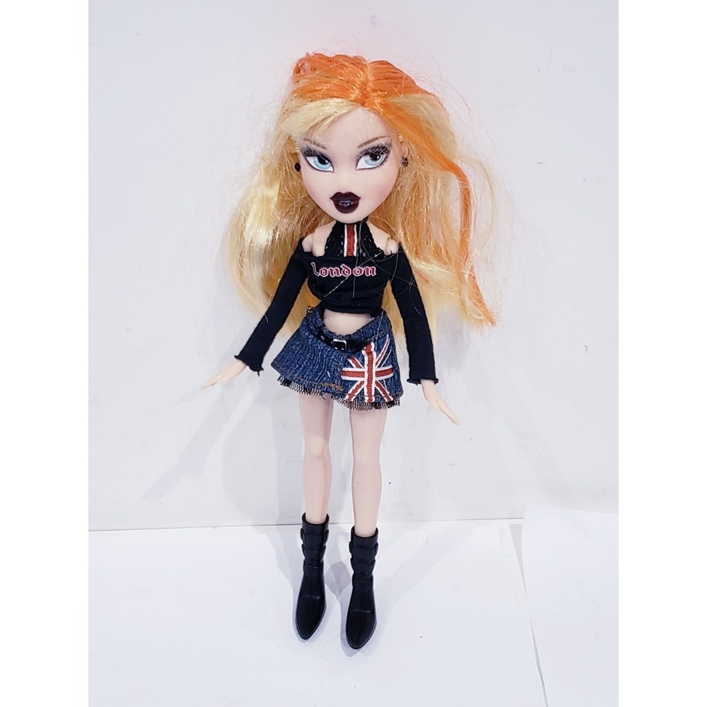 2001 Bratz Pretty N Punk Cloe Doll London Outfit MGA